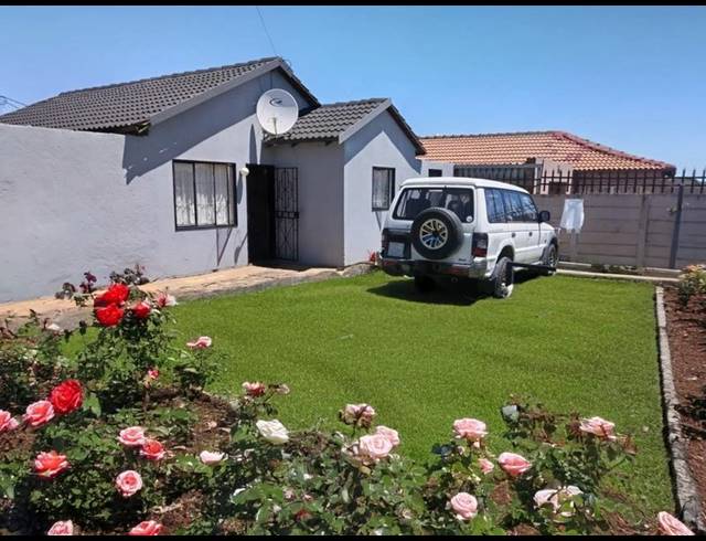 2 BEDROOM HOUSE FOR SALE IN LENASIA SOUTH